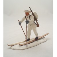 Atlas Hunter figurine on skis from 1916