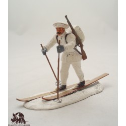 1916 Atlas Ski Hunter Figure