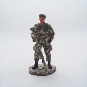 Hachette Porteur de la Main Capitaine Danjou 2007