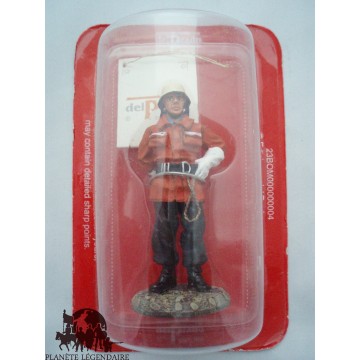 Figurine Del Prado firefighter holding of Intervention Germany 1990