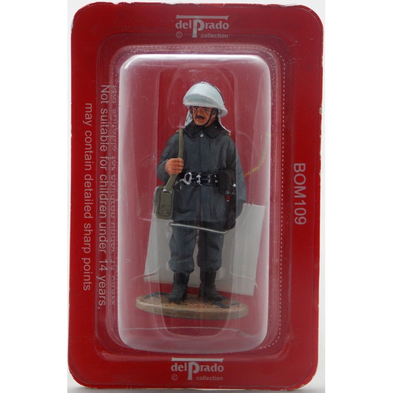 Figurine Del Prado Pompier Tenue de feu Cracovie Pologne 1990