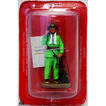 Del Prado firefighter fire Beijing China 2002 held figurine