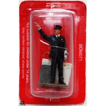 Del Prado firefighter County of Sufolk USA 2003 figurine