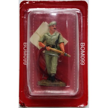 Del Prado firefighter fire held Delhi India 2003 figurine