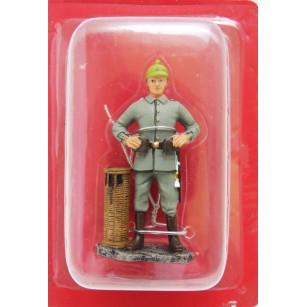 Figura Hachette Osservatore tedesco 1917