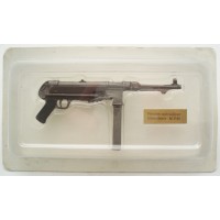 Miniature Pistolet Mitrailleur Schmeisser M P 40