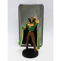 Figura de musgo de águila de mano negra de DC Comics