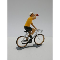 Figurine CBG Mignot Cycliste du Tour de France Maillot jaune avec bidon